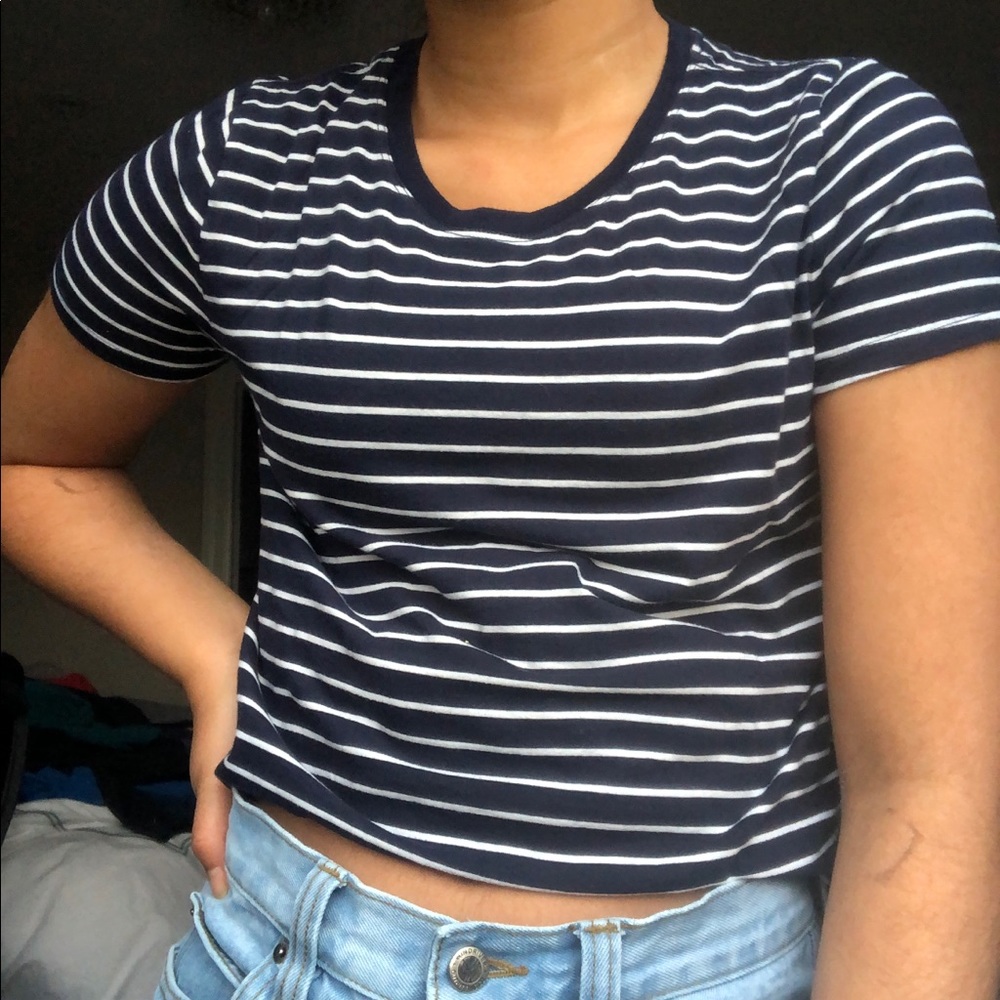 old navy t-shirt